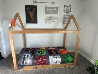 Montessori floor bed
