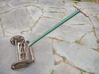 Antique Coldwell Push Reel Lawn Mower