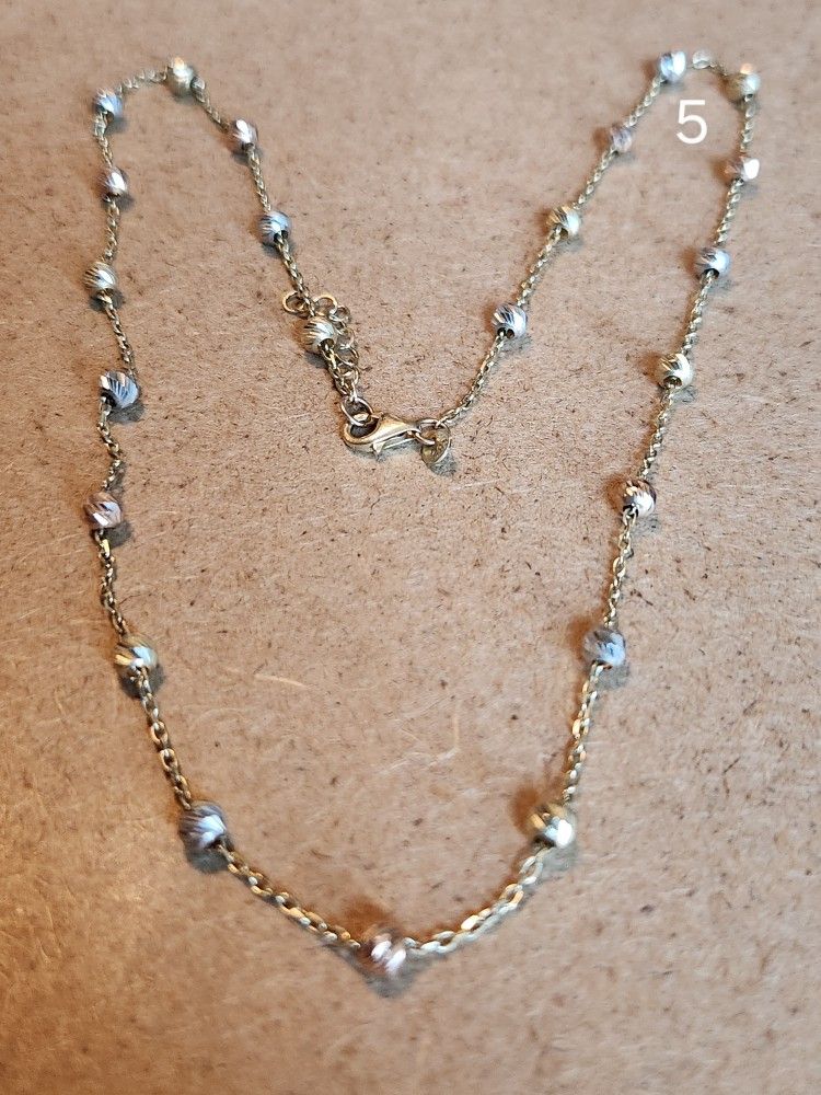 Womans Beautiful 14kt Gold Chain