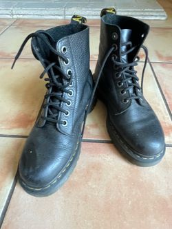 Dr Martens 1460 men’s 8/ women’s 9