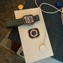 Apple Watch Ultra 49mm Titanium - Case with Green Alpine Loop, Medium