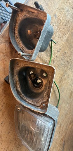 68-72 back up lamp housing