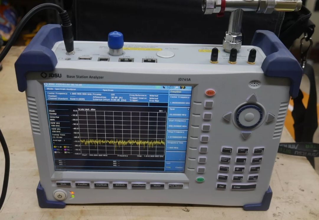 JDSU JD745A Base Station Analyzer WITH BAG AND ADAPTOR USED. TESTED. IN A GOOD WORKING ORDER.