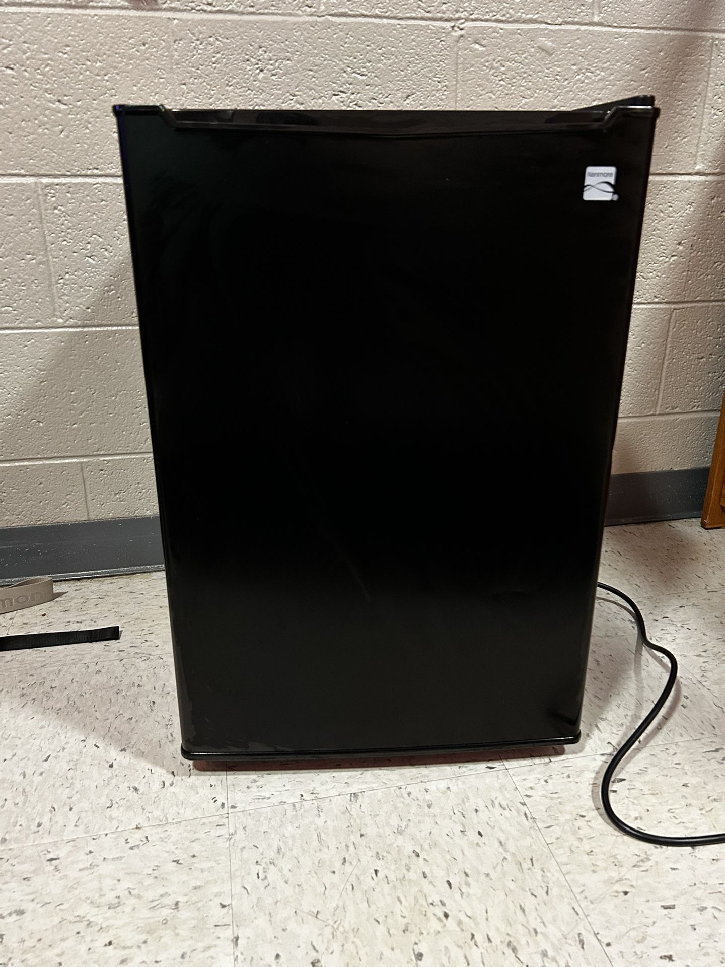 Kenmore 1.7 cu-ft Refrigerator