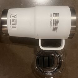 Yeti 45 OZ With Lid And Slider