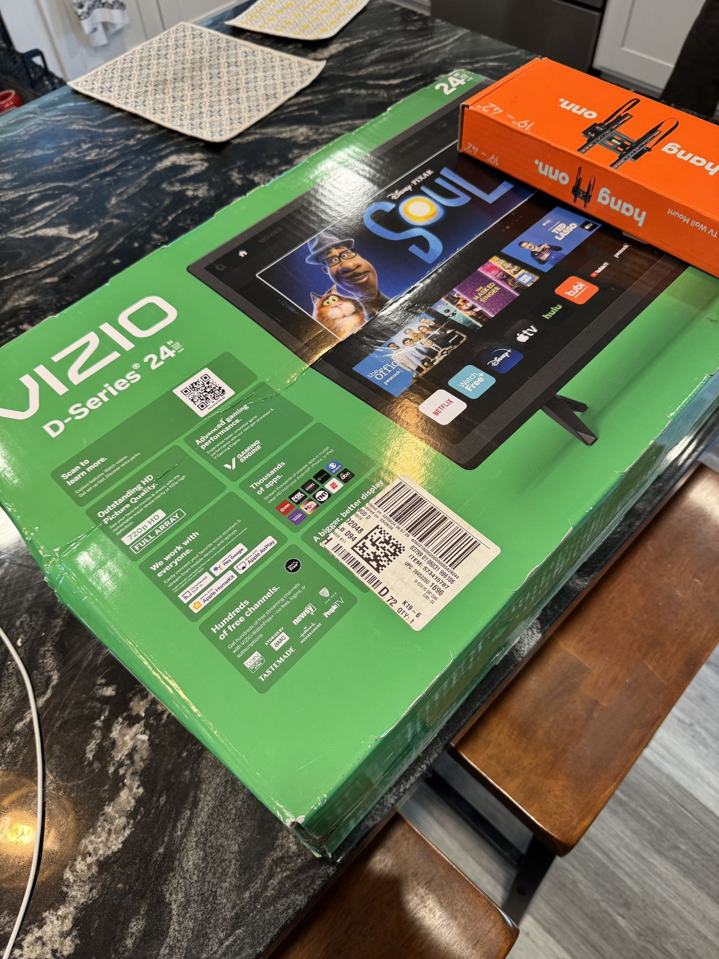 Vizio D-Series 24” Smart TV With Wall Mount