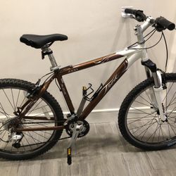 Trek 4500 Mountain Bike Fun Trail Leisure Tuned ReadyRide