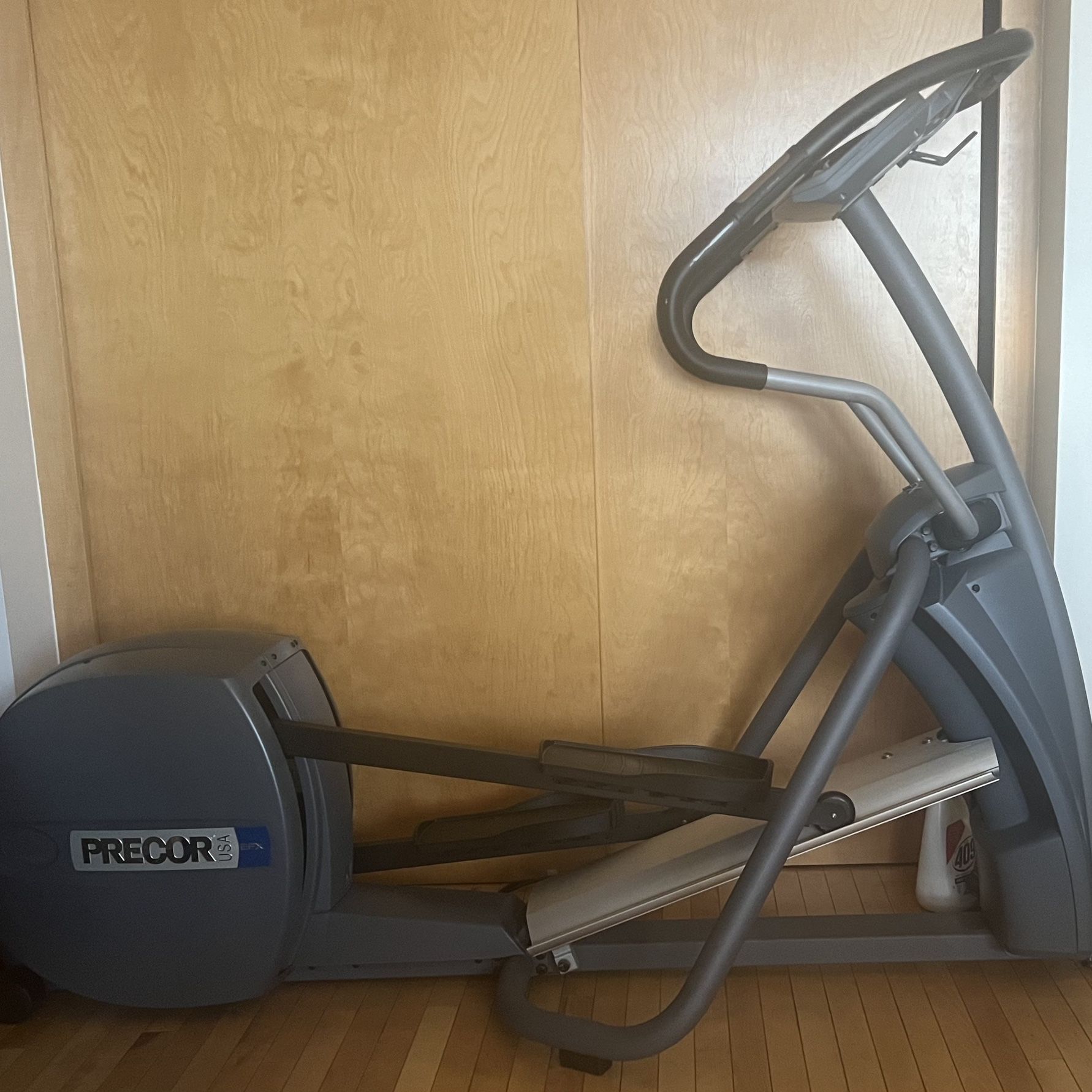 PRECOR EFX  5.23 Elliptical with stationary arms. OBO !