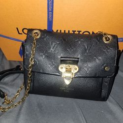 Louis Vuitton Purse 