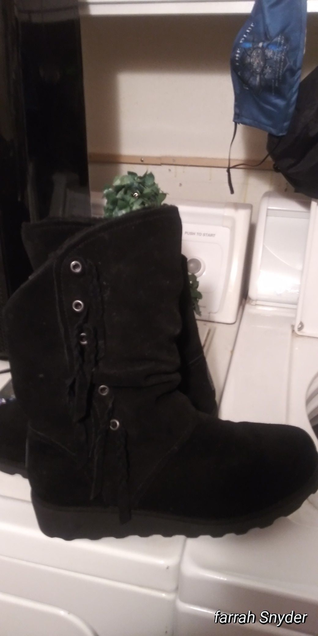 Bear paw boots womens 9. (New)
