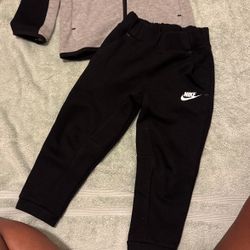 Nike Tech Set