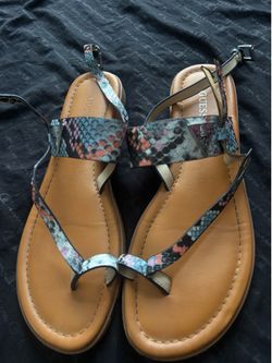 Women’s sandals SIZE:8