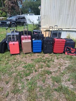 NICE LARGE PULL ALONG LUGGAGE