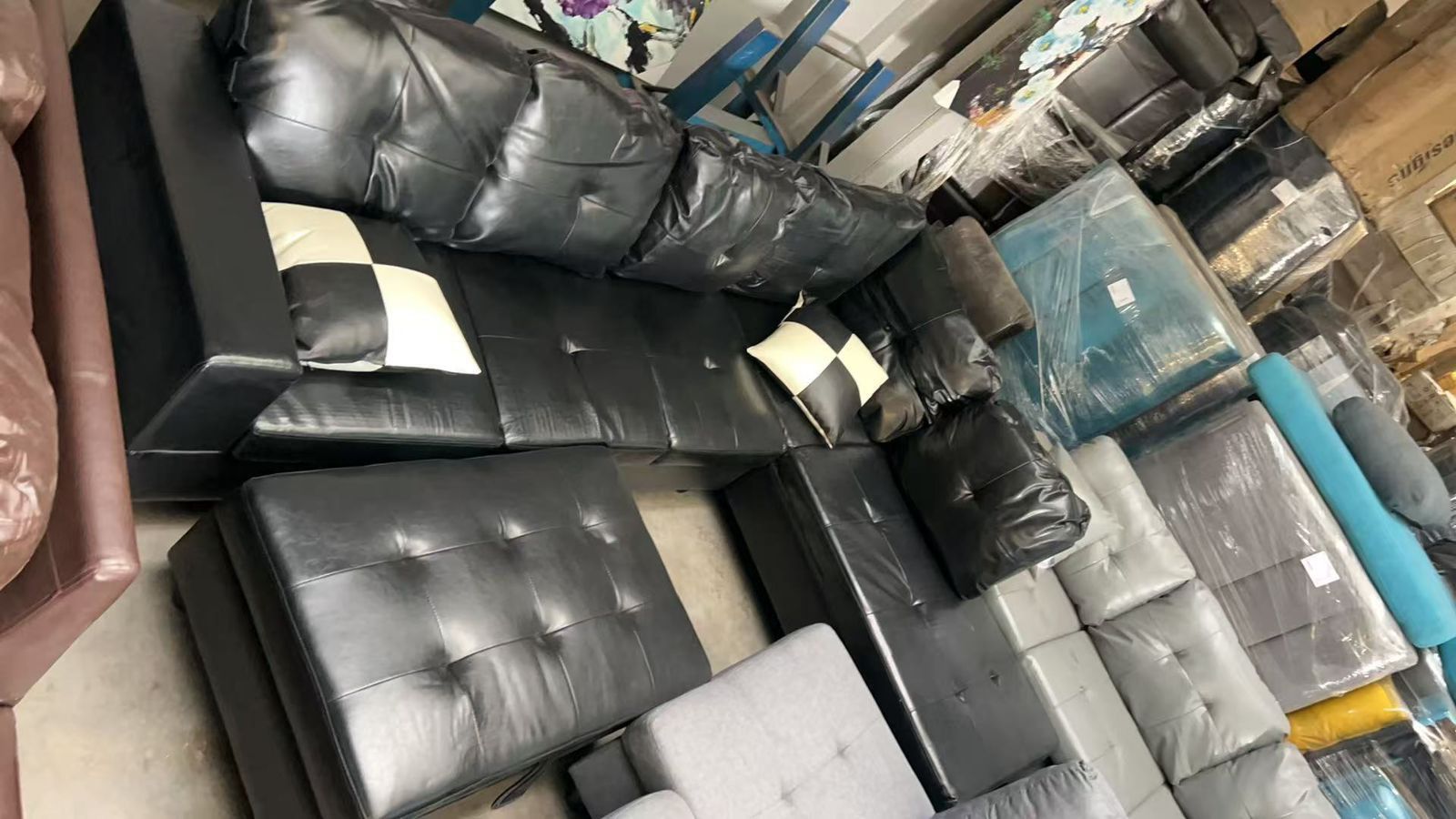 BRAND NEW SECTIONAL SOFA COUCH SET WITH STORAGE OTTOMAN