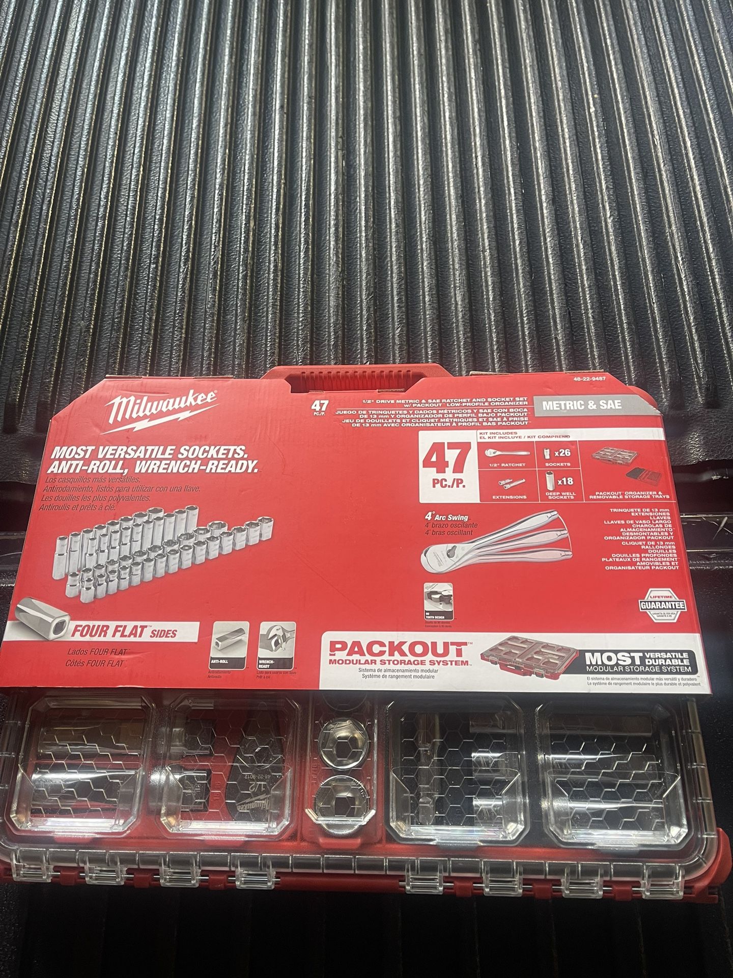 Milwaukee 1/2 in. Drive SAE/Metric Ratchet and Socket Mechanics Tool Set with PACKOUT Case (47-Piece)