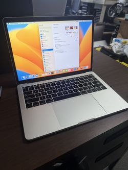 APPLE MACBOOK PRO LAPTOP THUNDERBOLT 3 8GB/256SSD WITH CHARGER AND ADAPTER 