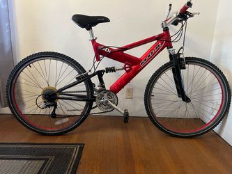Mongoose D50i 24-Speed Full Suspension Mountain Bike – Needs Rear Hub Repair