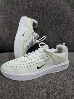 Nike Shoes Size 6 .5 Woman 