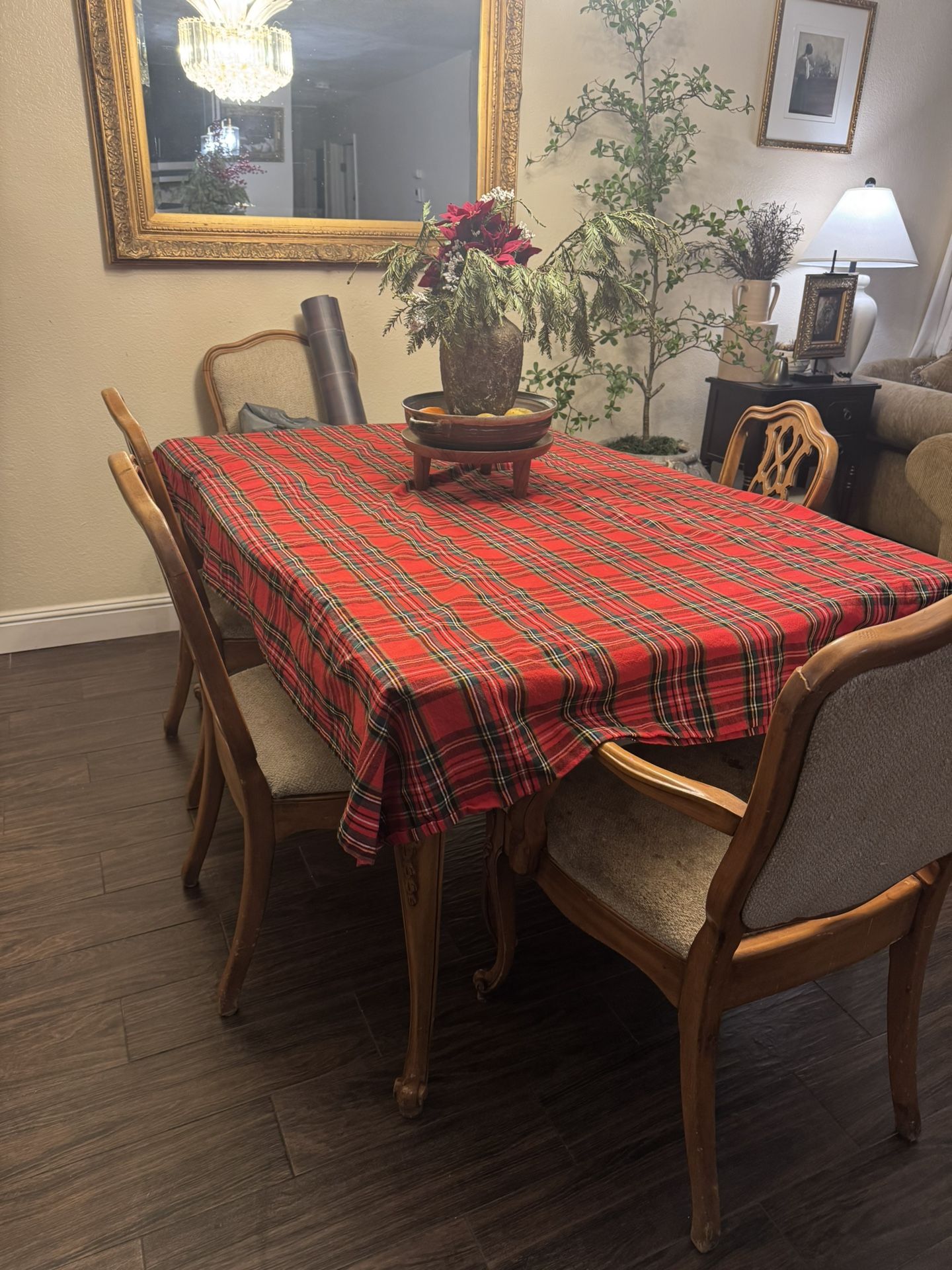 Dinning Set With 6 Chairs