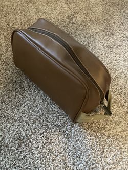 Reaction Kenneth Cole leather toiletry bag