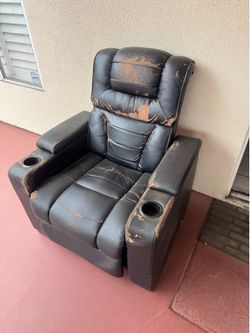 Reclining chair (FREE)