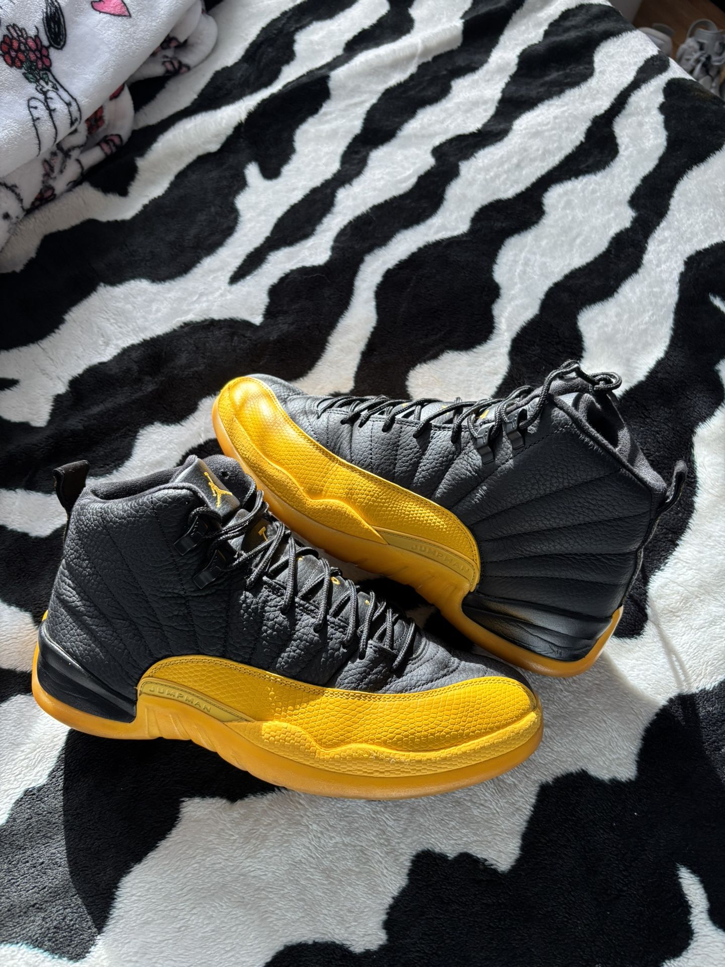 Jordan 12 University Gold