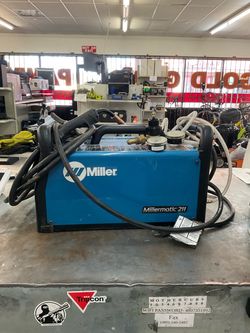 Miller MillerMatic Welder w/Gas Adapter mo. 211