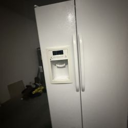 Amana Side By Side Refrigerator