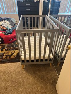 baby crib