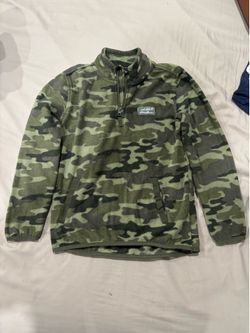 Sweater camouflage