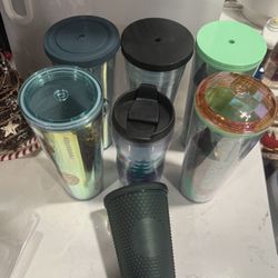 Lot of 7 Starbucks Holiday Cups Different Sizes / Shapes No Straws in Preowned Condition  These are not perfect. They have been used… They show signs 