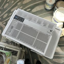 HOmelabs 1200 BTU Air Conditioner 