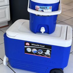 Igloo Wheelie Cool + Igloo Beverage Cooler (Bundle)