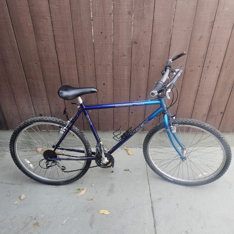 Trek 820 Mountain Track Large Frame Mountain Bike Shimano