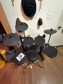 Electric drums. Alesis turbo mesh