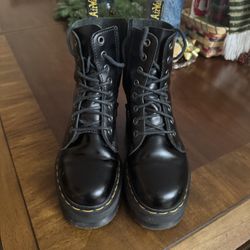 Dr Martens Platform/side Zipper