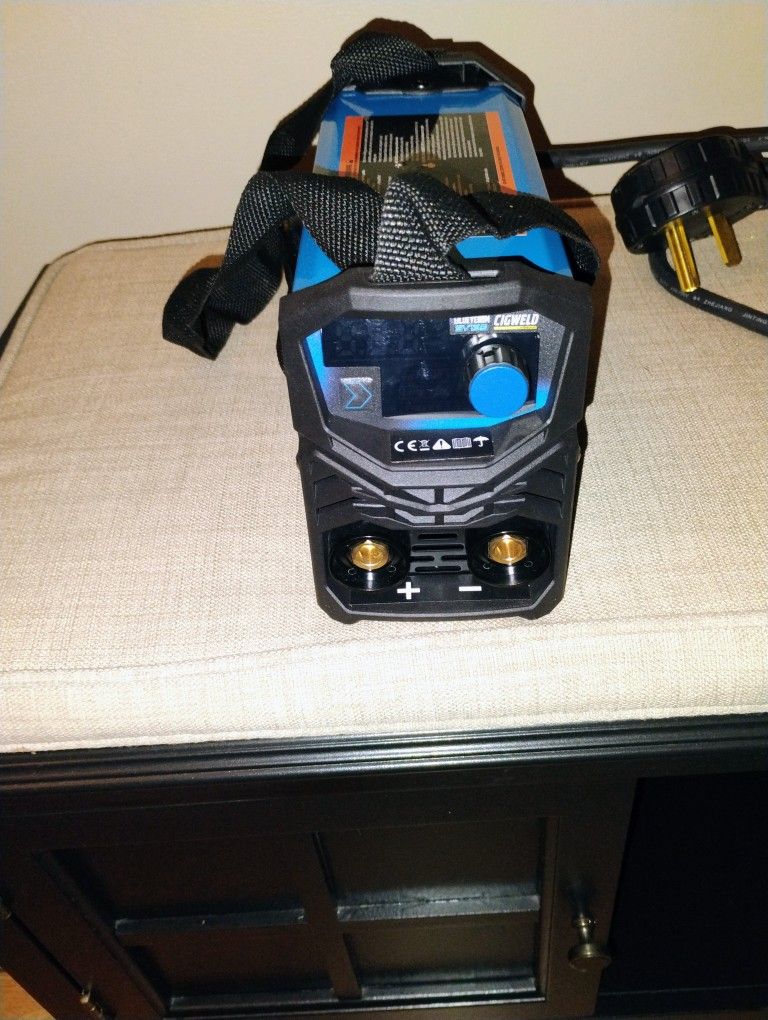 Cigweld Blue Venom 135 Amp Stick And Tig Pulse Welder Brand New.
