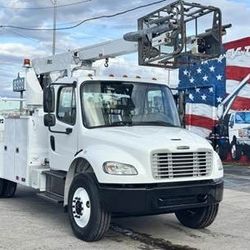 CABLE PULLING BUCKET TRUCK FREIGHTLINER M2 AUTO CLEAN TITLE READY TO WORK FOR SALE 📞305-523-9373 👉🏼👉🏼OLIVER  FLEET SALES WE FINANCE 