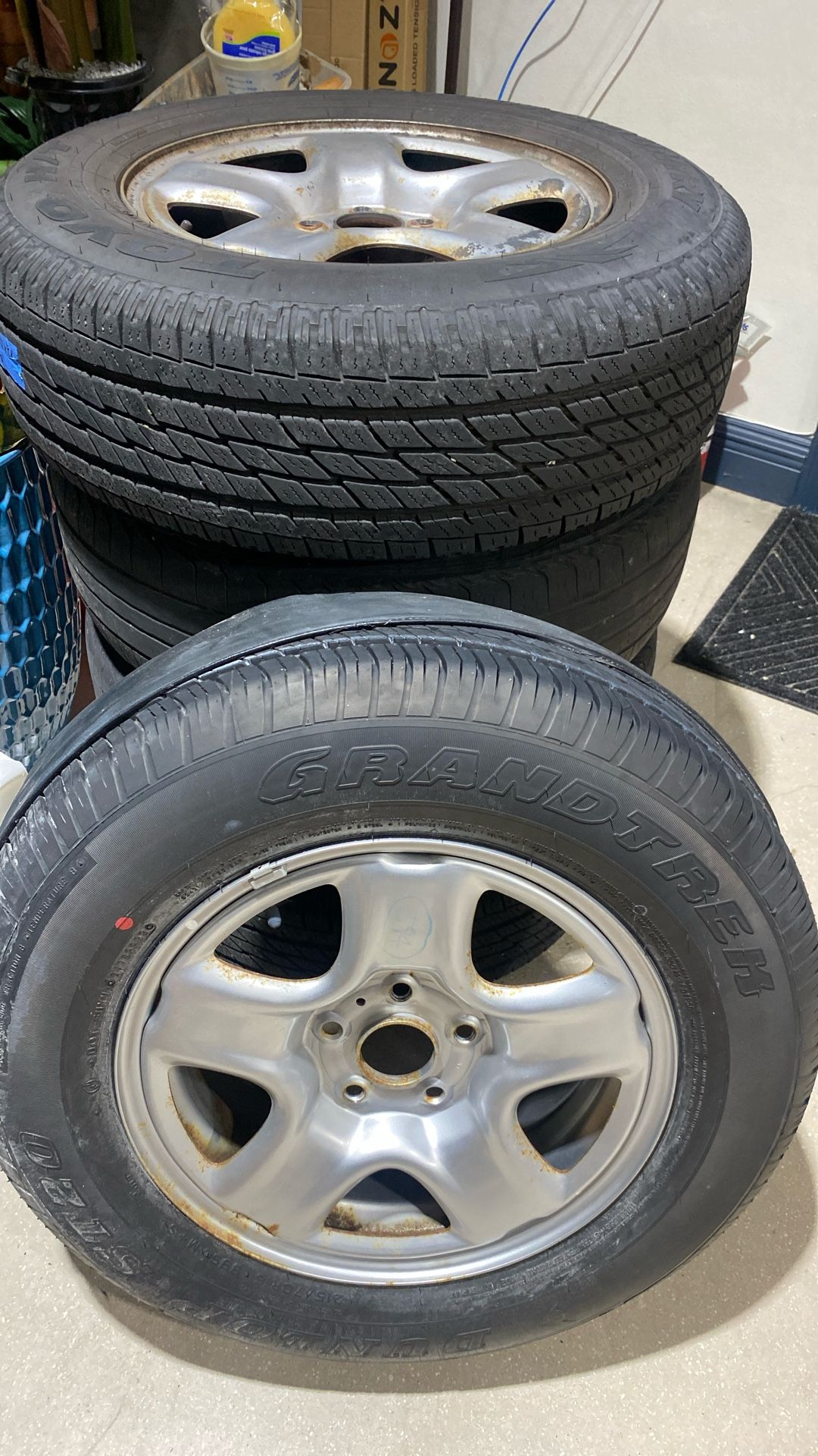 Toyota RAV4 2001-2005 Wheels With Tires