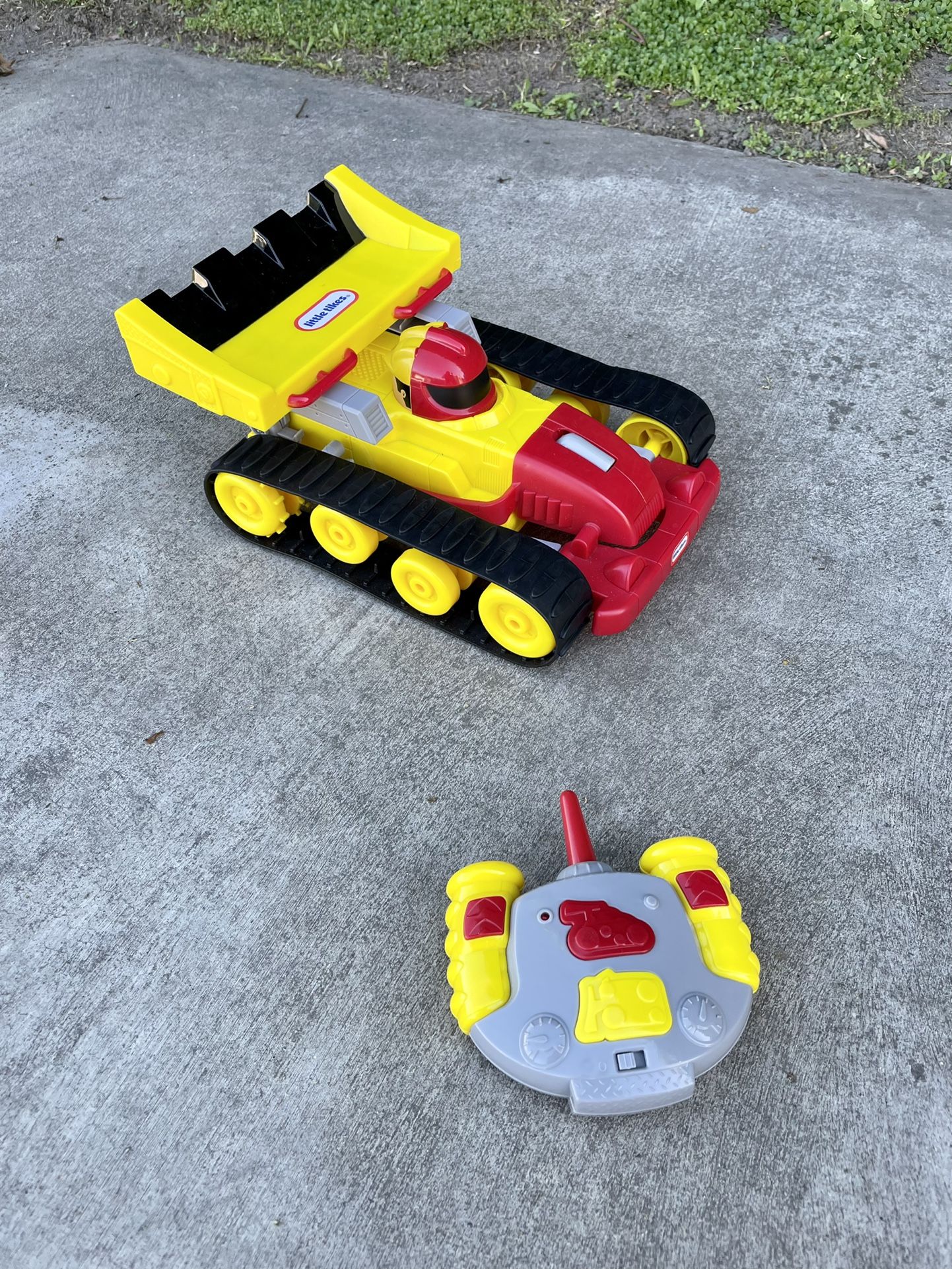 Little Tikes 2-in-1 Remote Control Dozer Racer Car