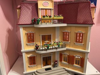 Playmobil Grand Mansion Doll House