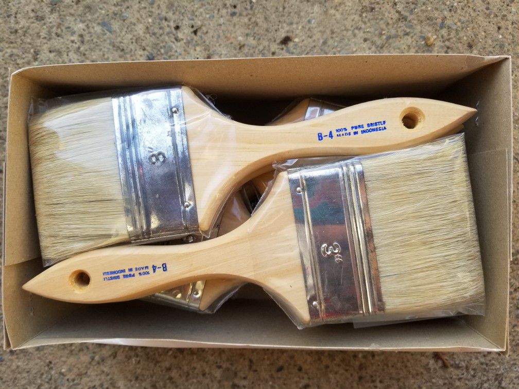 Box of 1 inch and 3 inch Paintbrushes