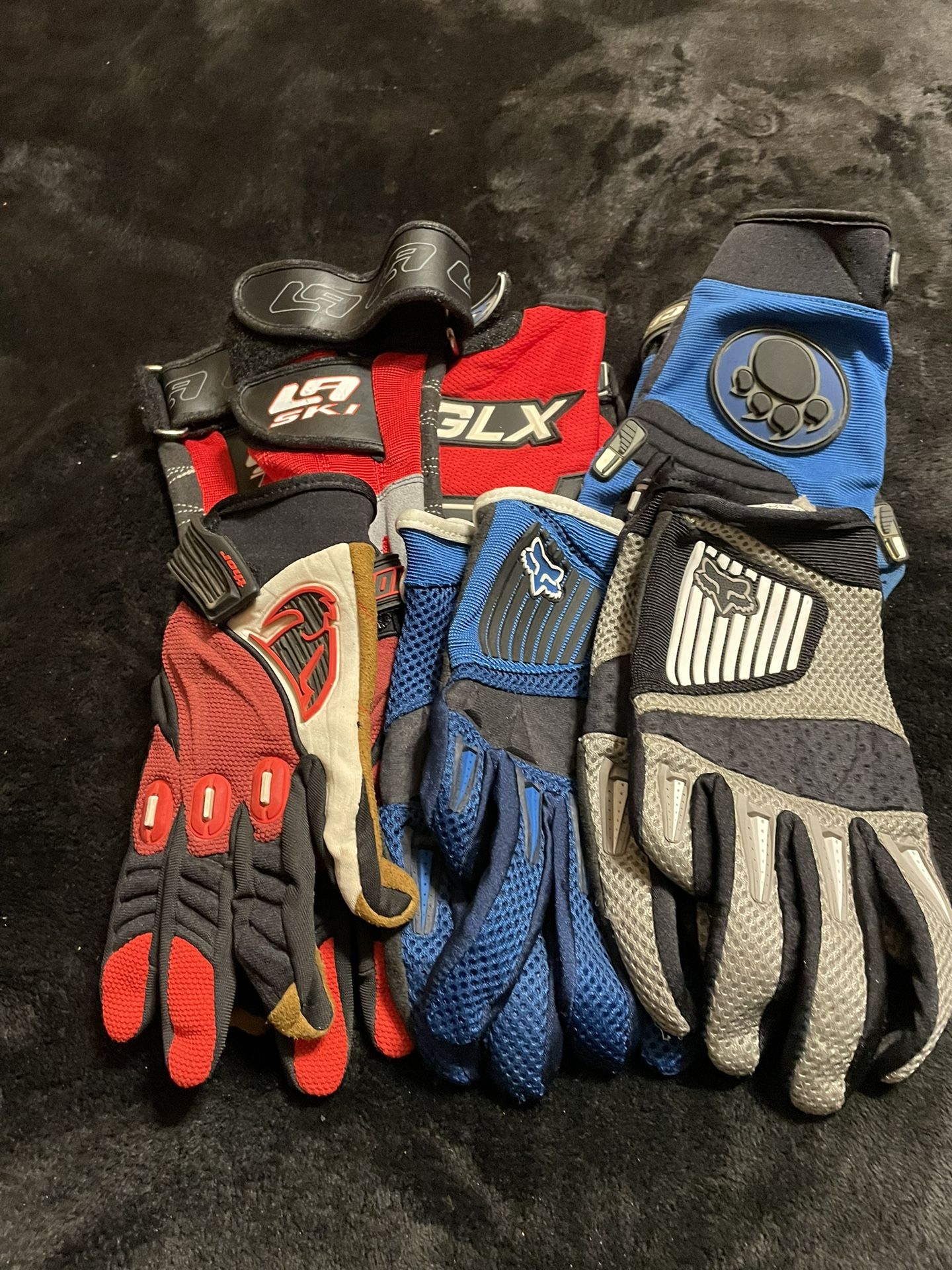 6 PAIR ASSORTED RIDING GLOVES