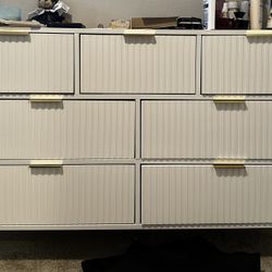 Bedroom Set and LG TV 55’