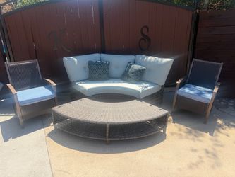 Outdoor Wicker Patio Furniture Set