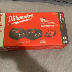 BaterÃa Milwaukee 5ah Y Cargador