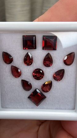 8 total carats Mozambique Garnets Bundle