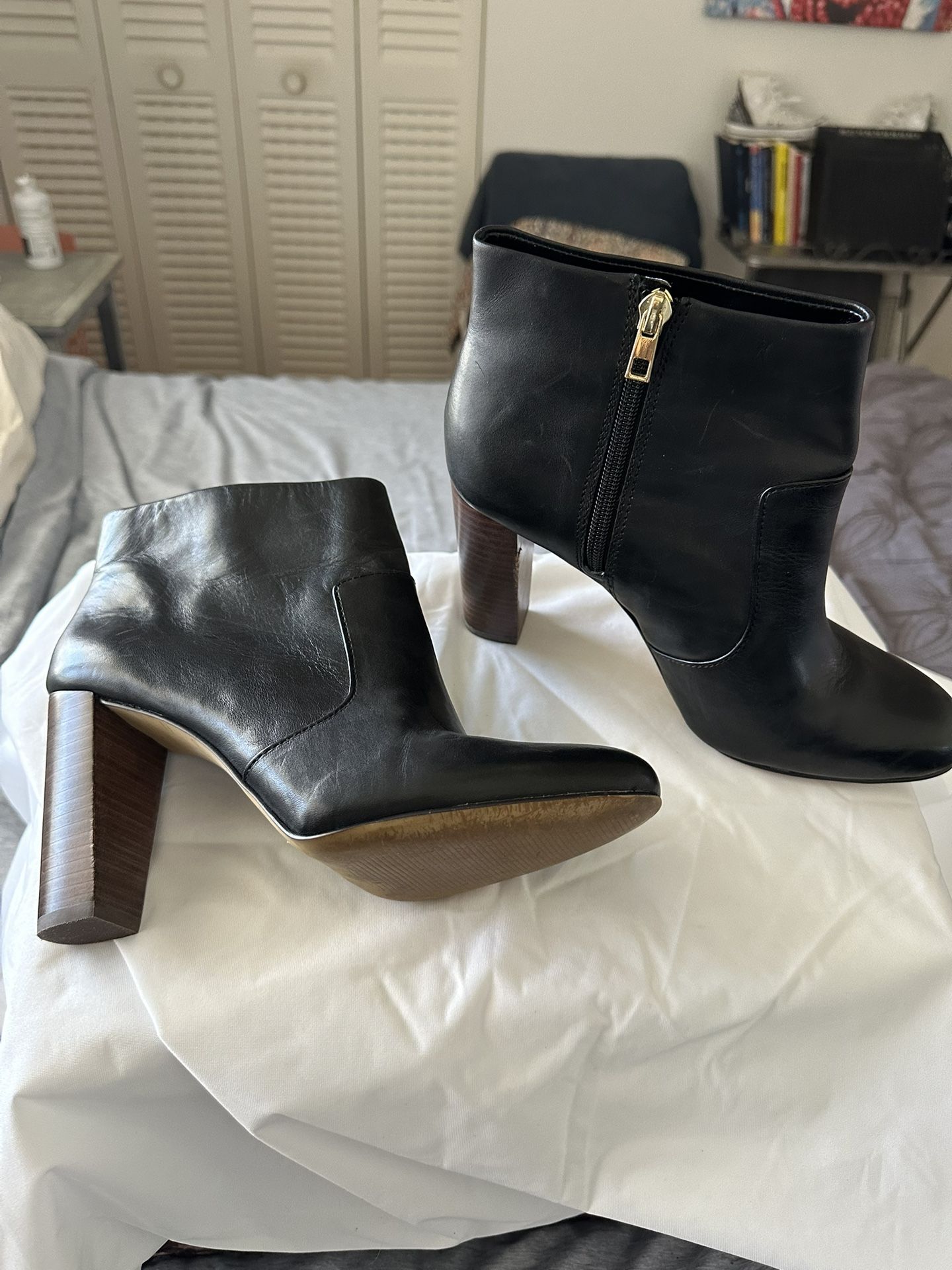 Women’s boots size 8.5