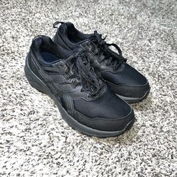 ASICS Women’s Black Low Top Lace Up Athletic Sneakers Rubber Sole 1012B313