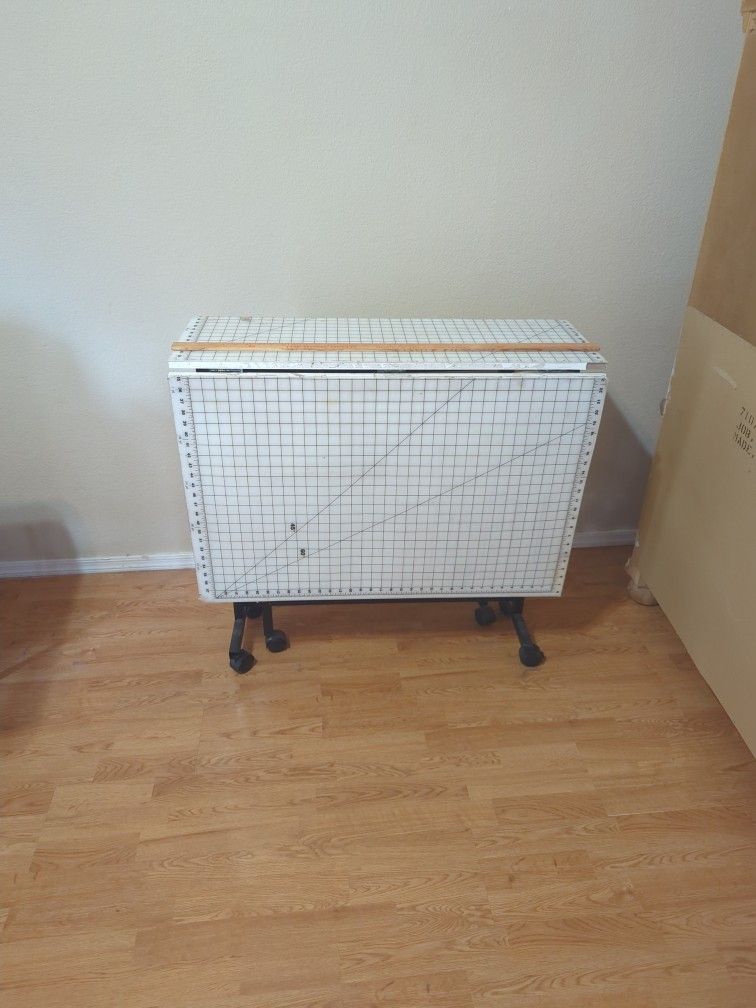 Folding Cutting Table